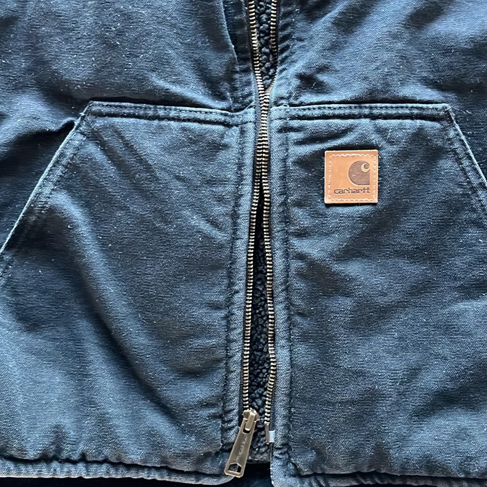 Men’s XL carhartt lined vest - Picture 3 of 3